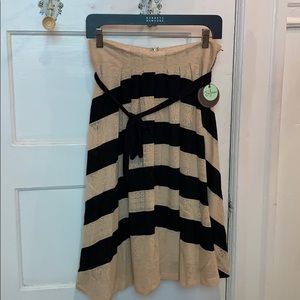 NWT Eva Franco Blk/Cream Mid Length Skirt Size 6